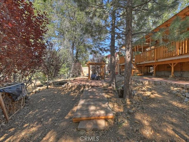 581 Highland Lane, Sugarloaf, CA 92386
