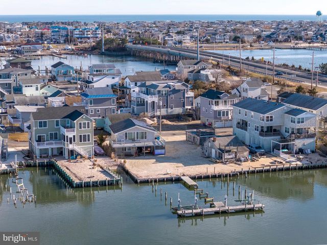 22 MANNING DRIVE, Manahawkin, NJ 08050