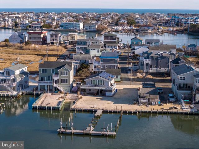 22 MANNING DRIVE, Manahawkin, NJ 08050