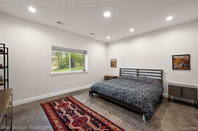 2404 Uplong Street, West Bloomfield Charter Township, MI 48324
