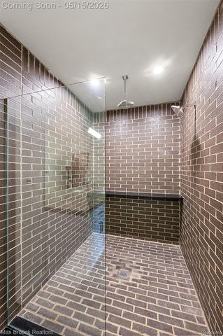 2404 Uplong Street, West Bloomfield Charter Township, MI 48324