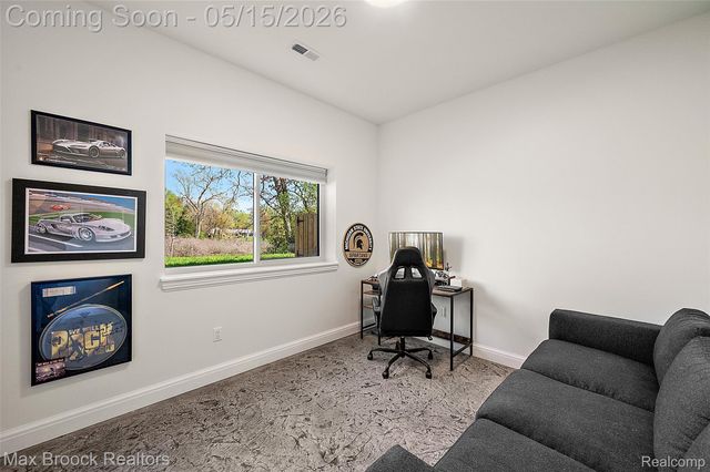 2404 Uplong Street, West Bloomfield Charter Township, MI 48324