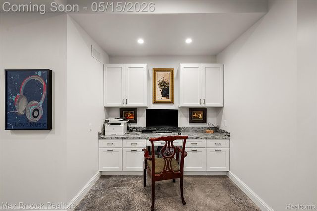 2404 Uplong Street, West Bloomfield Charter Township, MI 48324