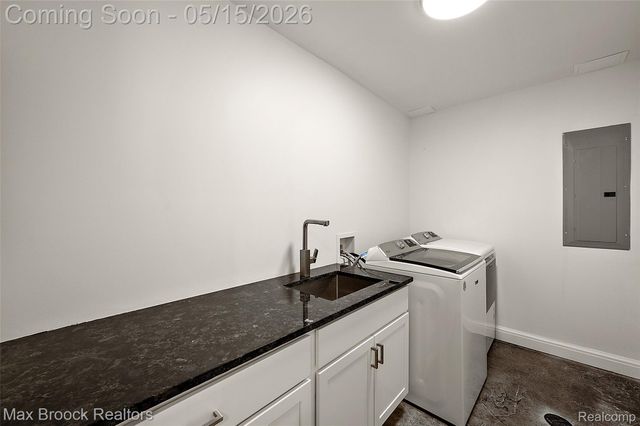 2404 Uplong Street, West Bloomfield Charter Township, MI 48324
