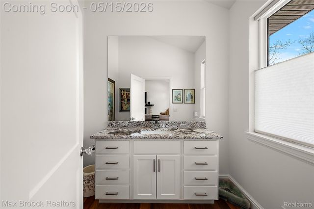 2404 Uplong Street, West Bloomfield Charter Township, MI 48324