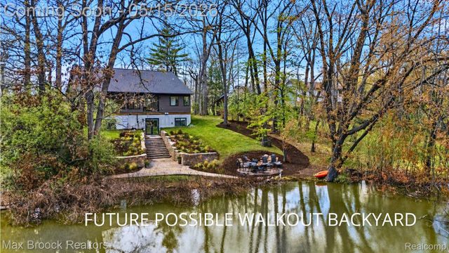 2404 Uplong Street, West Bloomfield Charter Township, MI 48324