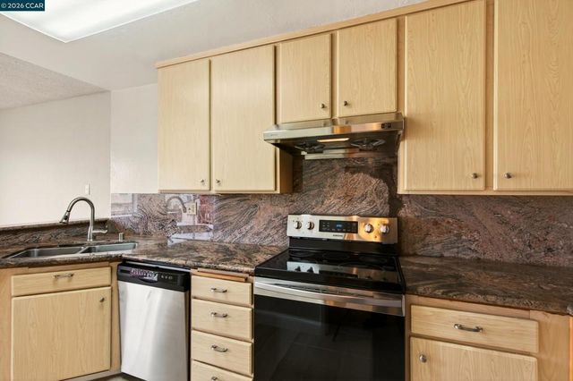 108 Saint Michaels Ct, Daly City, CA 94015