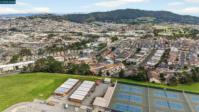 108 Saint Michaels Ct, Daly City, CA 94015