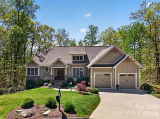 67 Little Sunset Court, Hendersonville, NC 28739