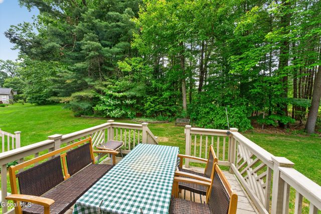 4 Killarney Court, Saratoga Springs, NY 12866