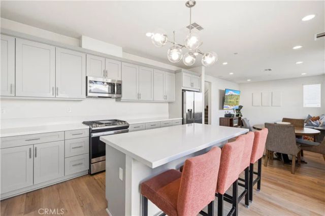 18175 Meridian Lane, Saugus, CA 91350