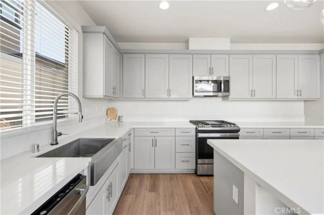 18175 Meridian Lane, Saugus, CA 91350