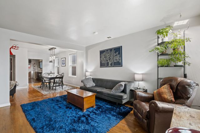 1934 W RACE Avenue, Chicago, IL 60622