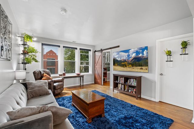 1934 W RACE Avenue, Chicago, IL 60622