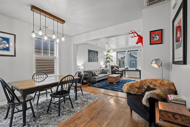 1934 W RACE Avenue, Chicago, IL 60622