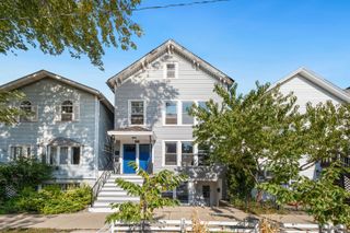 1934 W RACE Avenue, Chicago, IL 60622