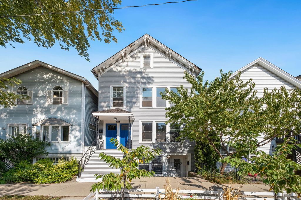 1934 W RACE Avenue, Chicago, IL 60622