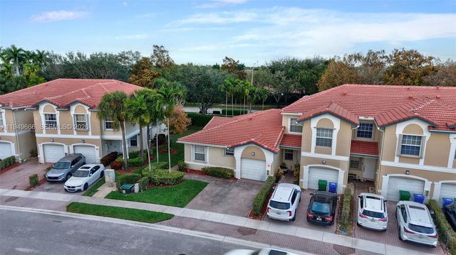 11641 NW 47th Dr, Coral Springs, FL 33076