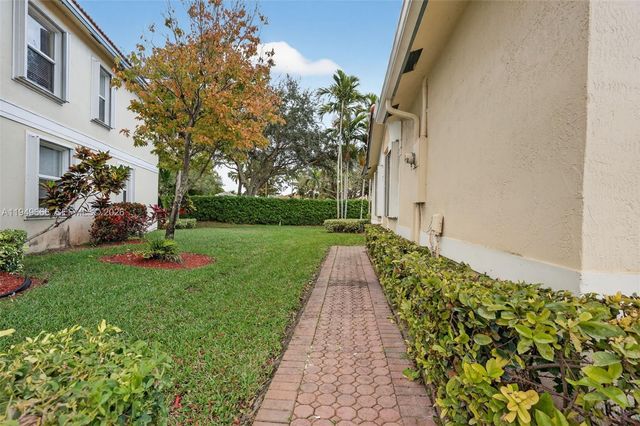 11641 NW 47th Dr, Coral Springs, FL 33076