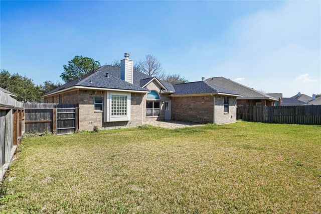 5710 Shady Hollow Court, Rosharon, TX 77583