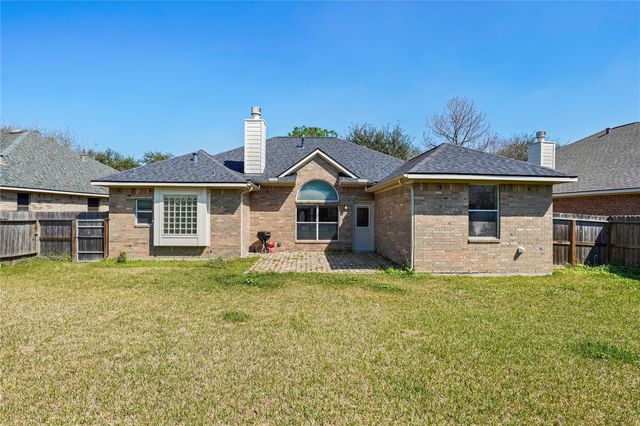 5710 Shady Hollow Court, Rosharon, TX 77583