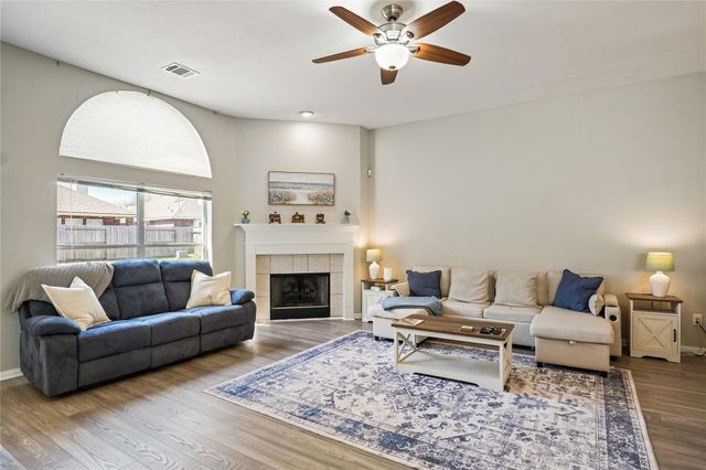 5710 Shady Hollow Court, Rosharon, TX 77583