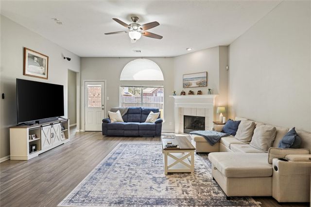 5710 Shady Hollow Court, Rosharon, TX 77583