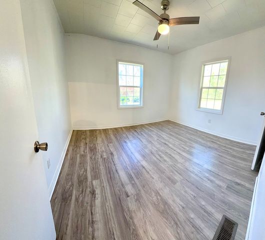 498 Court Street, Slocomb, AL 36375