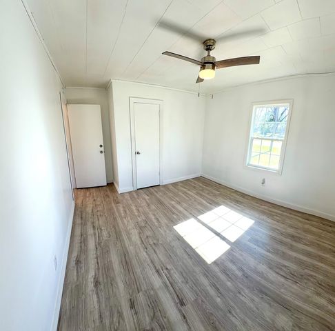 498 Court Street, Slocomb, AL 36375