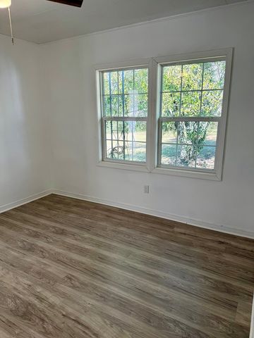 498 Court Street, Slocomb, AL 36375