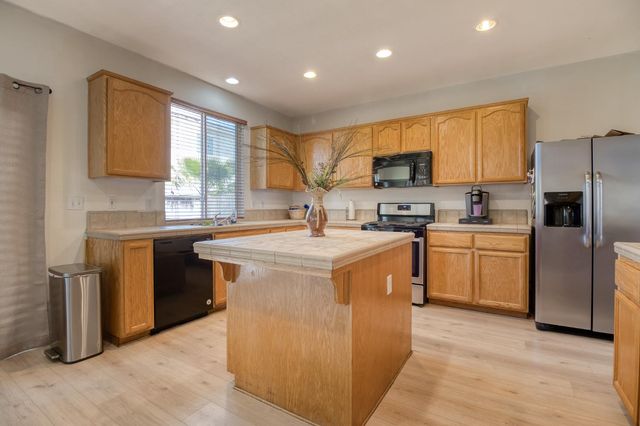 10349 Lanier Ln, Stockton, CA 95219