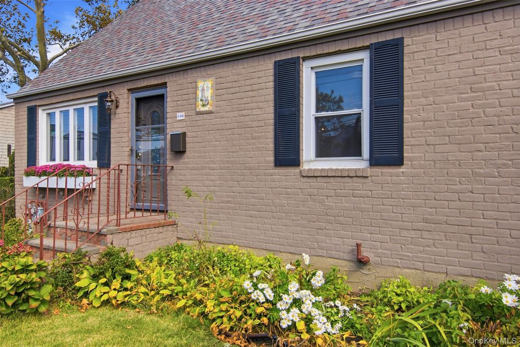 336 Herricks Road, Mineola, NY 11501 — photo 4