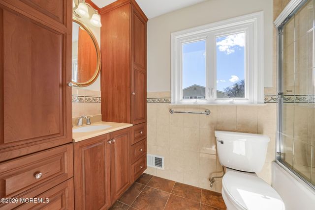 1 Sudbury Road, Morganville, NJ 07751