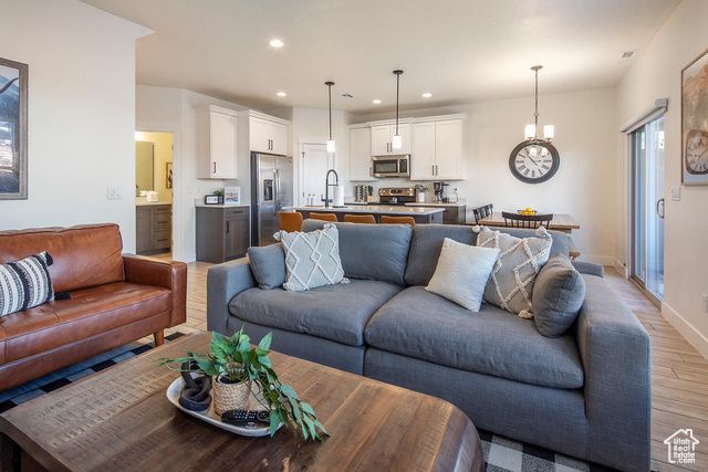 1377 E VISTA ROJA PL, Washington, UT 84780