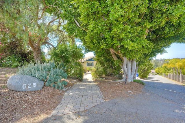 529 Vale View Drive, Vista, CA 92081