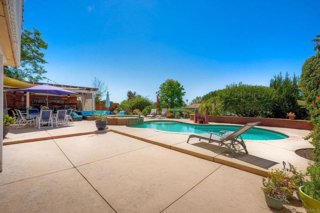 529 Vale View Drive, Vista, CA 92081