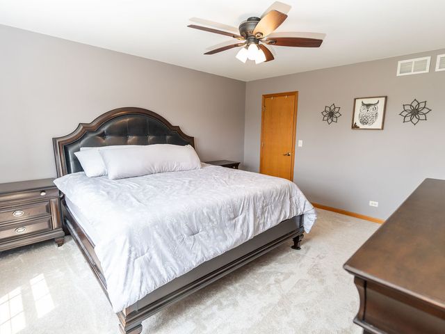 1128 Heron Circle, Joliet, IL 60431