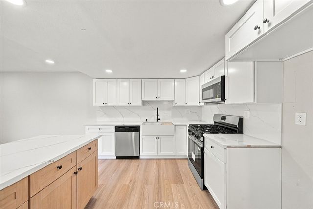 27175 Rio Garza, Valencia, CA 91354