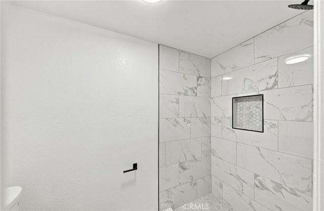 27175 Rio Garza, Valencia, CA 91354
