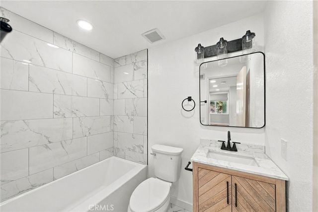27175 Rio Garza, Valencia, CA 91354
