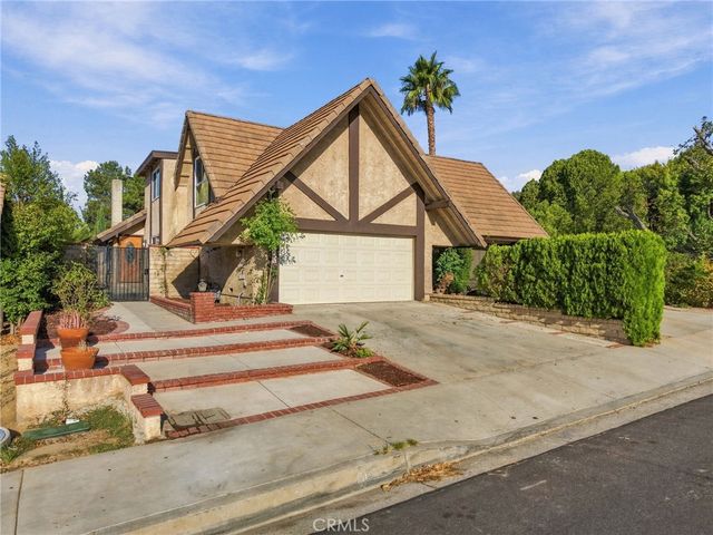 27175 Rio Garza, Valencia, CA 91354