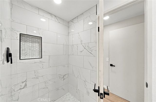 27175 Rio Garza, Valencia, CA 91354