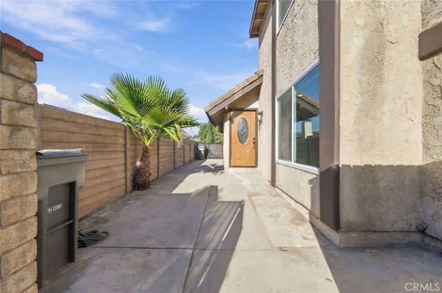 27175 Rio Garza, Valencia, CA 91354