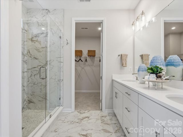 1323 Sandstar Lane, Charlotte, NC 28226