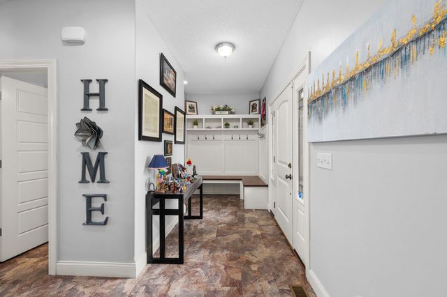 7127 MADISON Street, Davenport, IA 52806