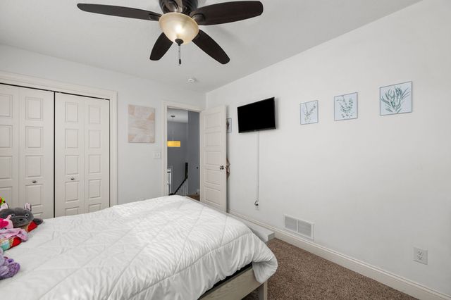 7127 MADISON Street, Davenport, IA 52806