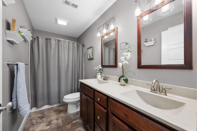 7127 MADISON Street, Davenport, IA 52806