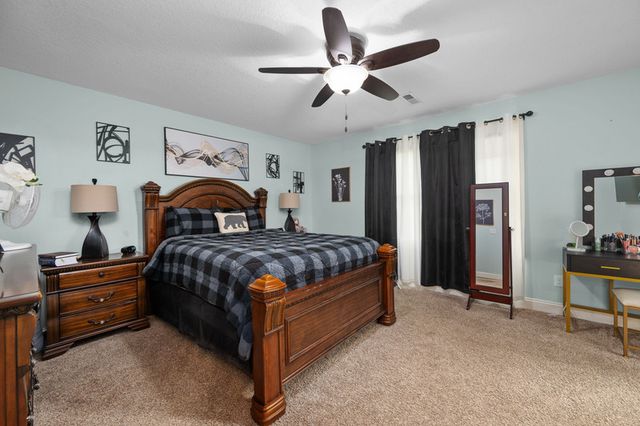 7127 MADISON Street, Davenport, IA 52806