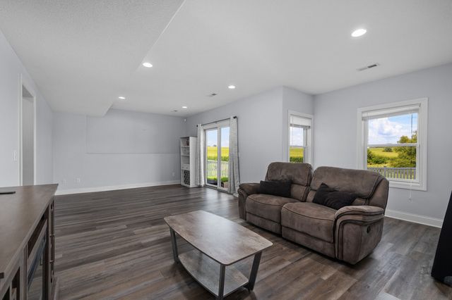 7127 MADISON Street, Davenport, IA 52806
