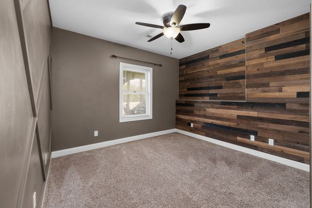 7127 MADISON Street, Davenport, IA 52806